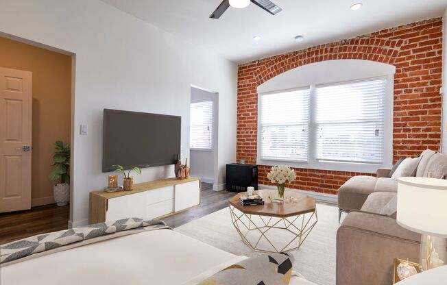 Cozy & Contemporary Studio in Koreatown
