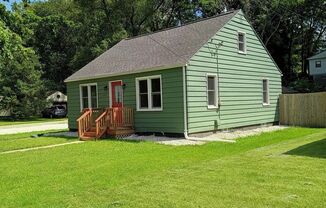 New Remodeled 2bed 1 bath home in Kalamazoo! Ask about our Deposit Free Leasing!!