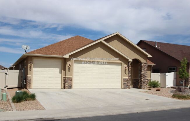 Newer Home!  Convenient Location to St. Mary's & Community Hospital