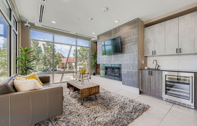 2876 W 53 AVE