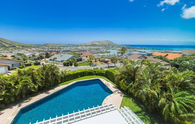 Large Tropical Modern Home w/Pool, Ocean / Koko Head Views, & A/C.  Mahina Kai