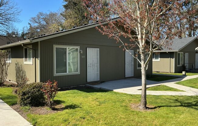 1 bed, 1 bath, 510 sqft, $1,125, Unit 3821 24th Pl NE