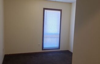 1 bed, 1 bath, $750, Unit 1782 Shirley Court