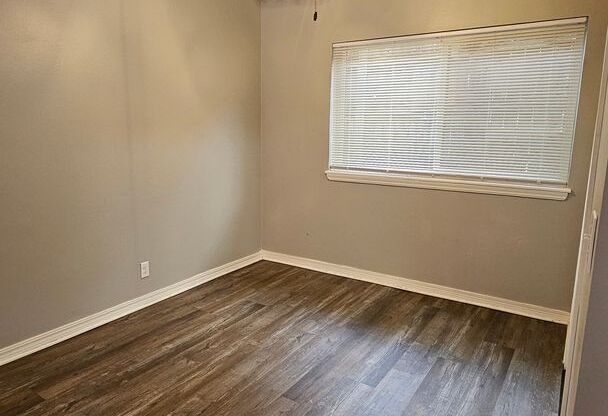 2 beds, 2 baths, 925 sqft, $1,300, Unit 119