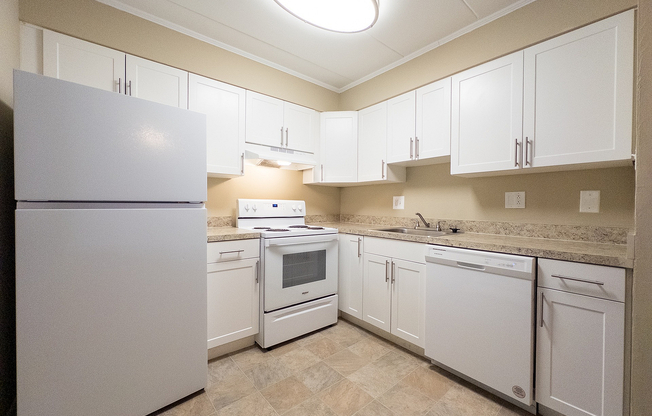 Lincoln Court Apartments