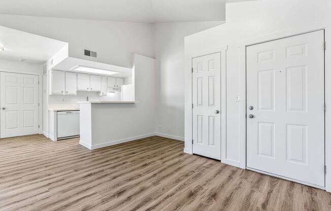 1 bed, 1 bath, 570 sqft, $1,425, Unit 1006-203