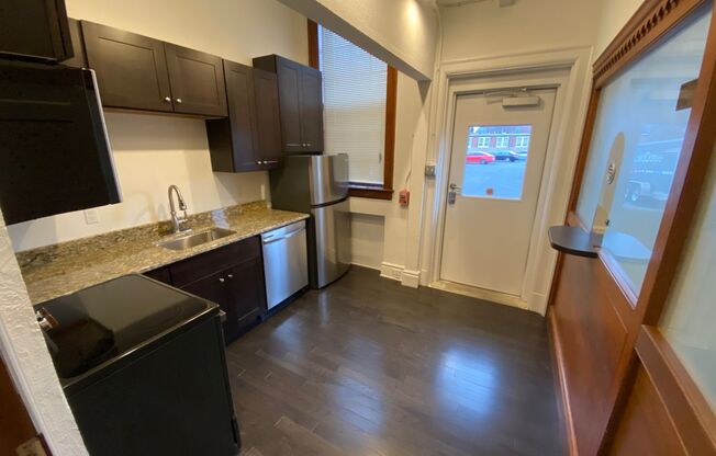 2 beds, 1 bath, 759 sqft, $1,325, Unit Unit 100A