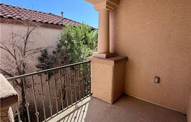 3 beds, 2.5 baths, $2,150