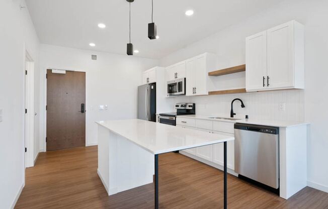 1 bed, 1 bath, 629 sqft, $1,675, Unit 512