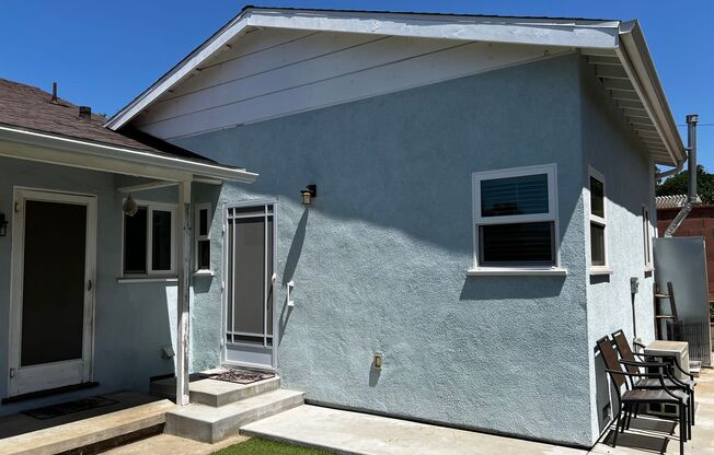 Renovated studio ADU in an excellent area of Uptown Whittier, ALL UTILITIES INCLUDED