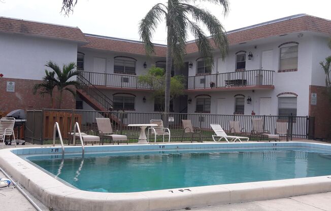 100 NE 9 St Pompano Beach, FL 33060