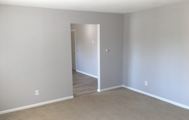 2 beds, 1 bath, $1,100, Unit Unit 3