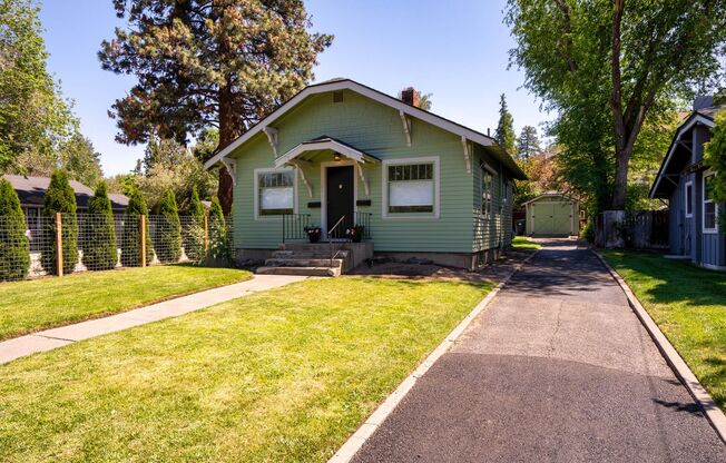 Charming remodeled craftsman blocks away from Drake Park