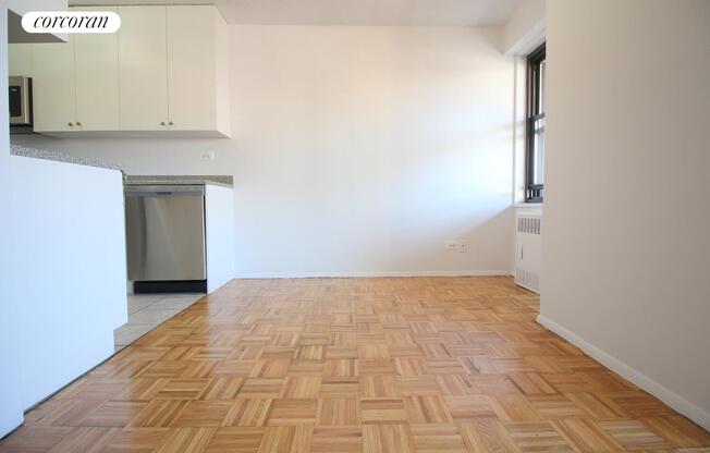 1 bed, 1 bath, $4,500, Unit 14D