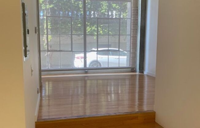 1 bed, 1 bath, 839 sqft, $2,900, Unit 2121 B113