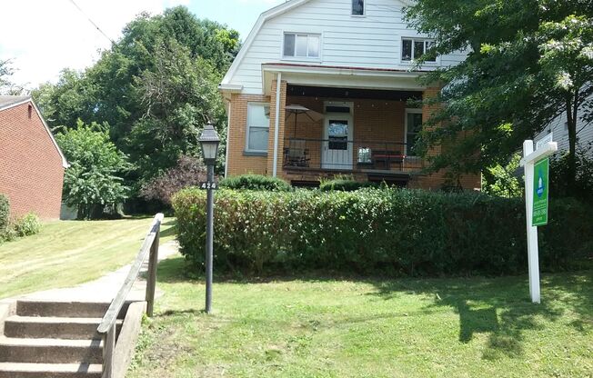 2-bedroom 1st floor apartment for rent in Oakmont