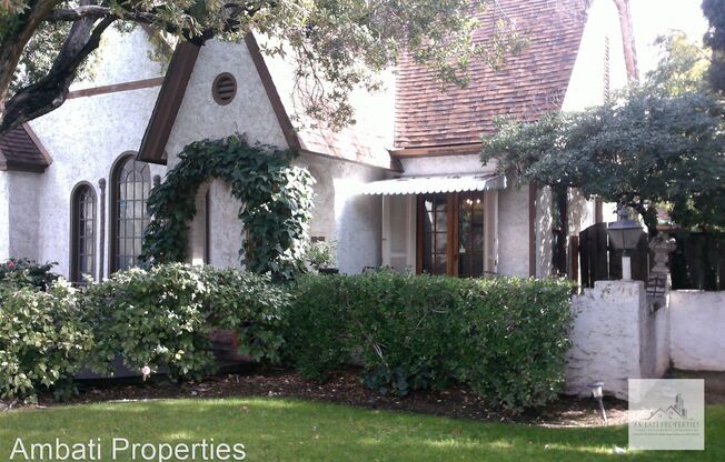 2330 N. Maroa Ave