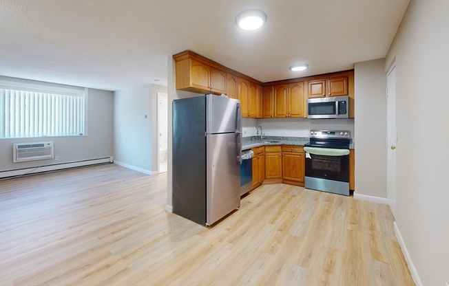 12 WOODLAND ST