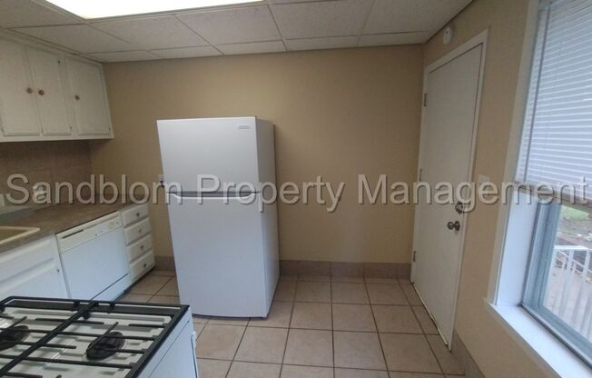 3 beds, 1 bath, $1,150