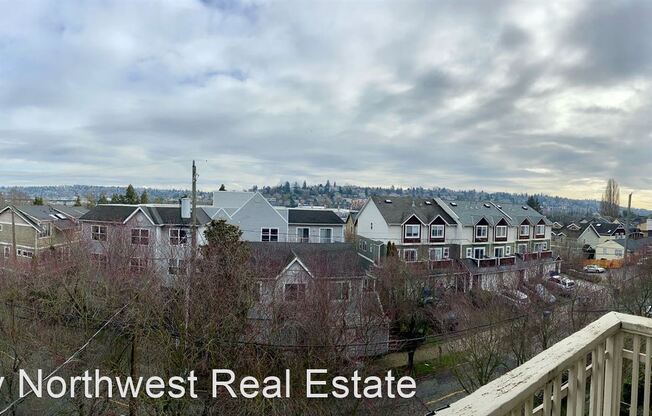 3611 22nd AVe W #B