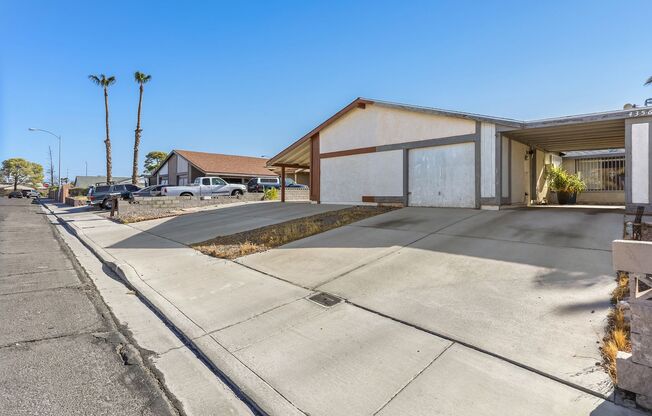 3 Bedroom Home Located In The Heart Of Spring Valley