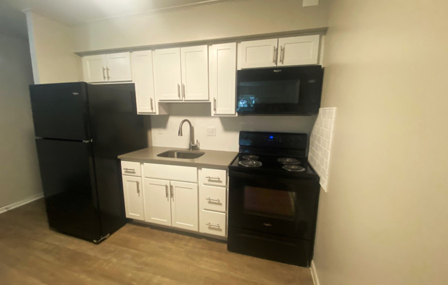 1 bed, 1 bath, 612 sqft, $1,300, Unit Unit 109