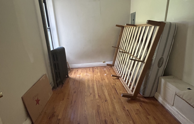 2 beds, 1 bath, $2,900, Unit C8