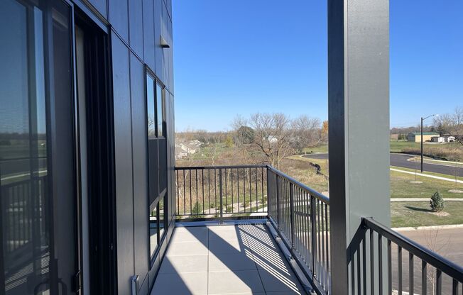 2 beds, 2 baths, 1,067 sqft, $1,900, Unit 424