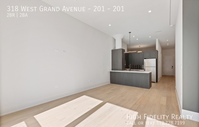 318 W GRAND AVE