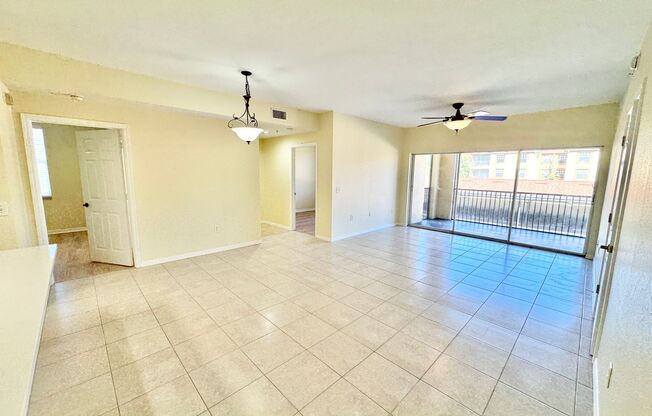 3 beds, 2 baths, $2,395, Unit #521