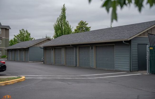 3 beds, 2 baths, 1,204 sqft, $1,895, Unit 337