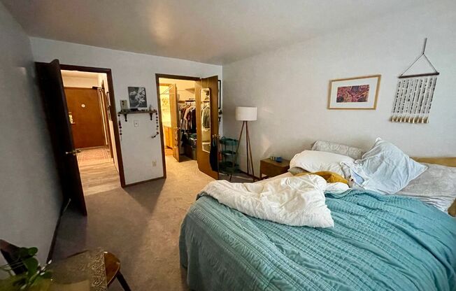 1 bed, 1 bath, $1,095, Unit 208