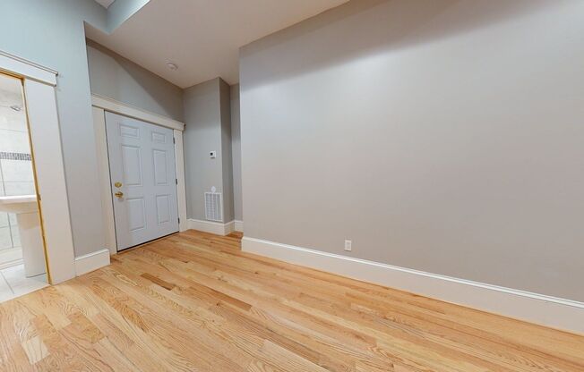 2742 Saint Paul St.