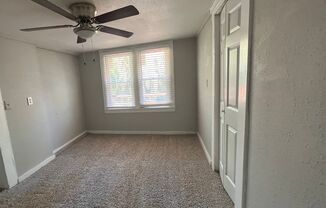 2 beds, 1 bath, $1,295