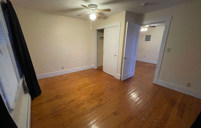 2 beds, 1 bath, $1,850, Unit 100-301