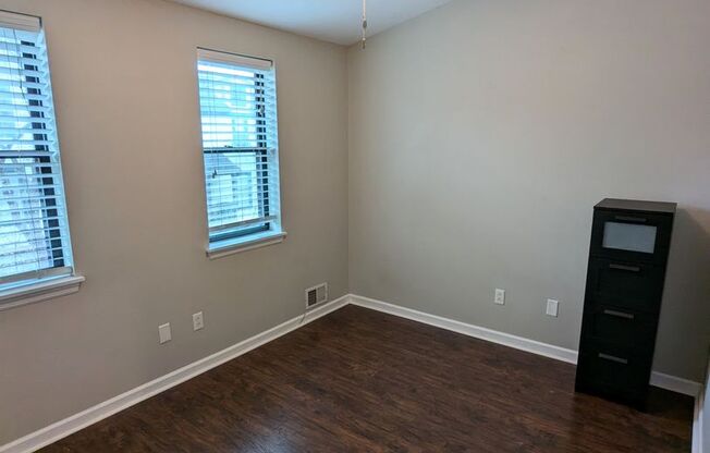 2 beds, 1.5 baths, $2,500