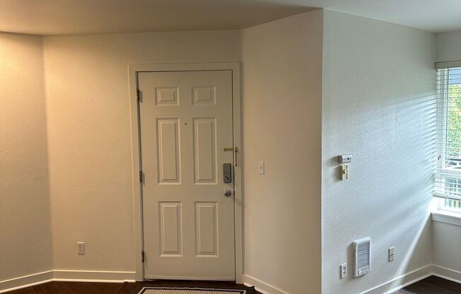 Nice 2 bed / 1 bath Condo in Bothell!