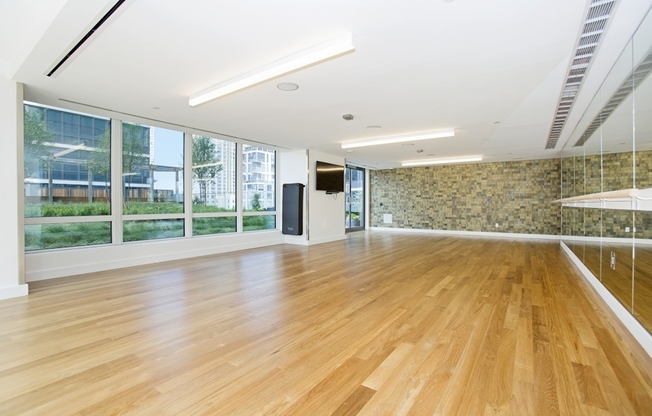 1 bed, 1 bath, 675 sqft, $4,426, Unit 640E