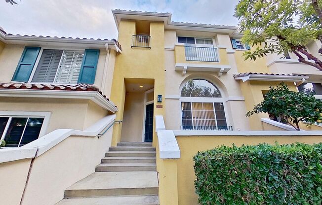 1002 Reggio Aisle, Irvine: Spacious 3 Bed 2.5 Townhouse!