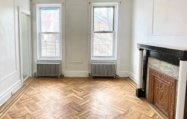 366 E 28 ST