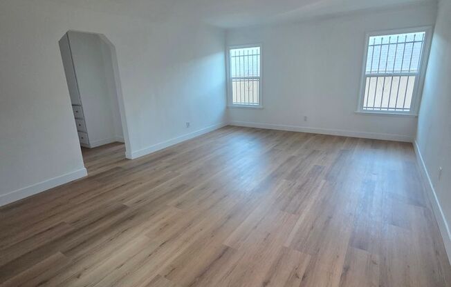 1215 S Fairfax