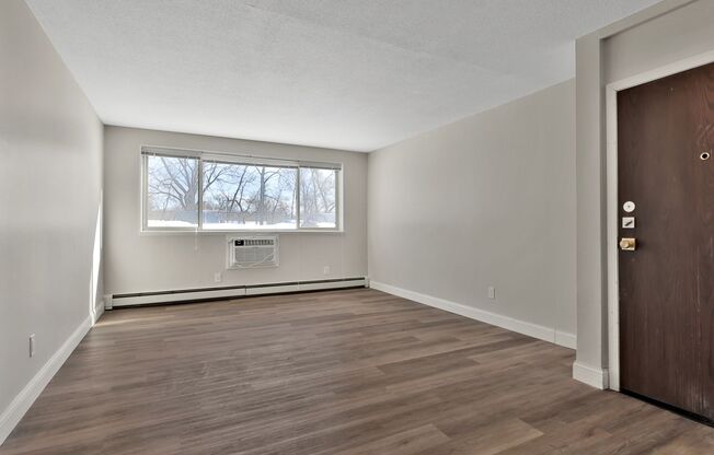 2 beds, 1 bath, $1,685, Unit 111