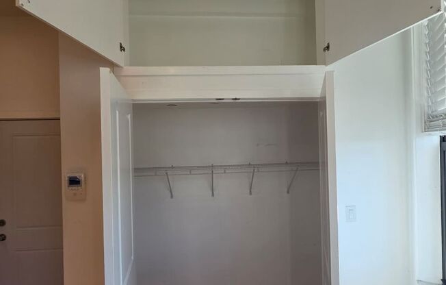 Studio, 1 bath, 400 sqft, $1,750, Unit 52-410