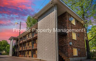 1 bed, 1 bath, $895, Unit 3320 Greenwood Blvd #06