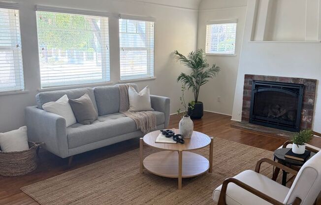 3560 64 SYDNEY PL