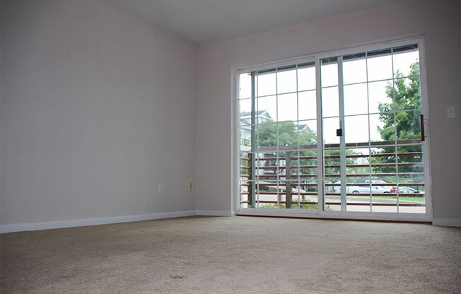 2 beds, 1 bath, 927 sqft, $1,900, Unit 522