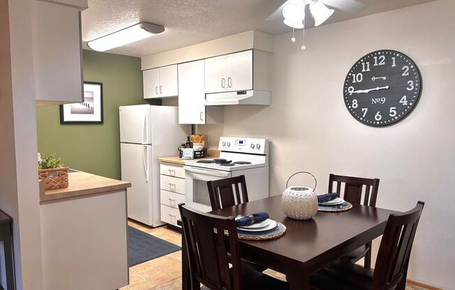 2 beds, 1 bath, 800 sqft, $1,699, Unit 8007