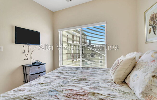 3 beds, 3 baths, 1,380 sqft, $5,995, Unit F