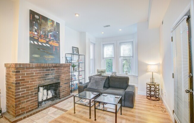 1527 T St NW