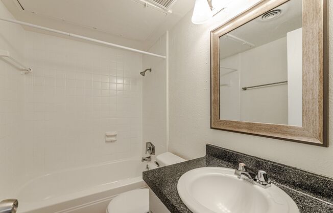 2 beds, 1 bath, 900 sqft, $829, Unit 229-I